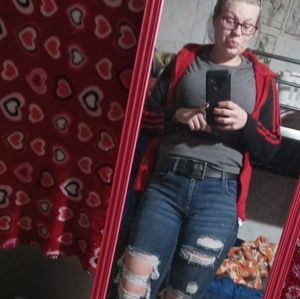 Meet your Posher, Kaitlene